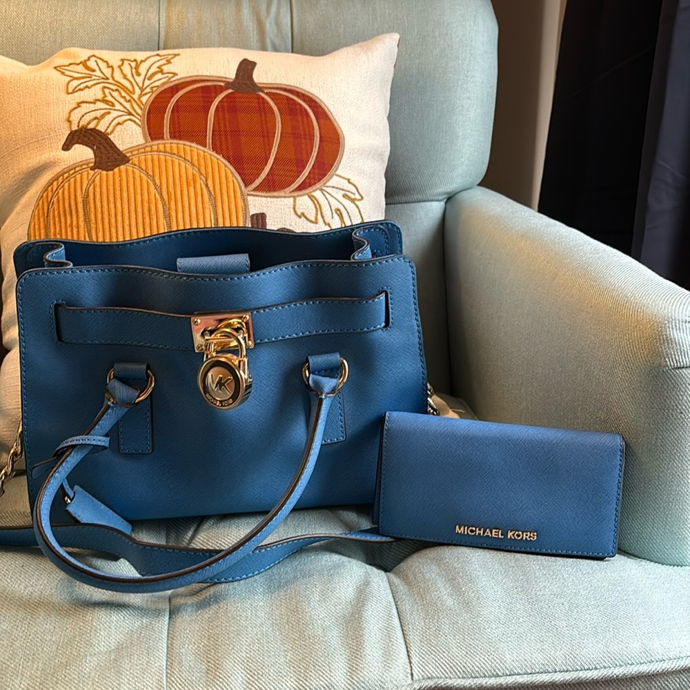 Vibrant blue Michael Kors handbag w/matching wallet